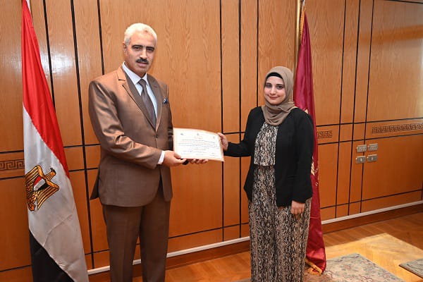 جامعة الفيوم تُكرّم أعضاء هيئة التدريس الحاصلين على «TOT» في مجال محو الأمية وتعليم الكبار