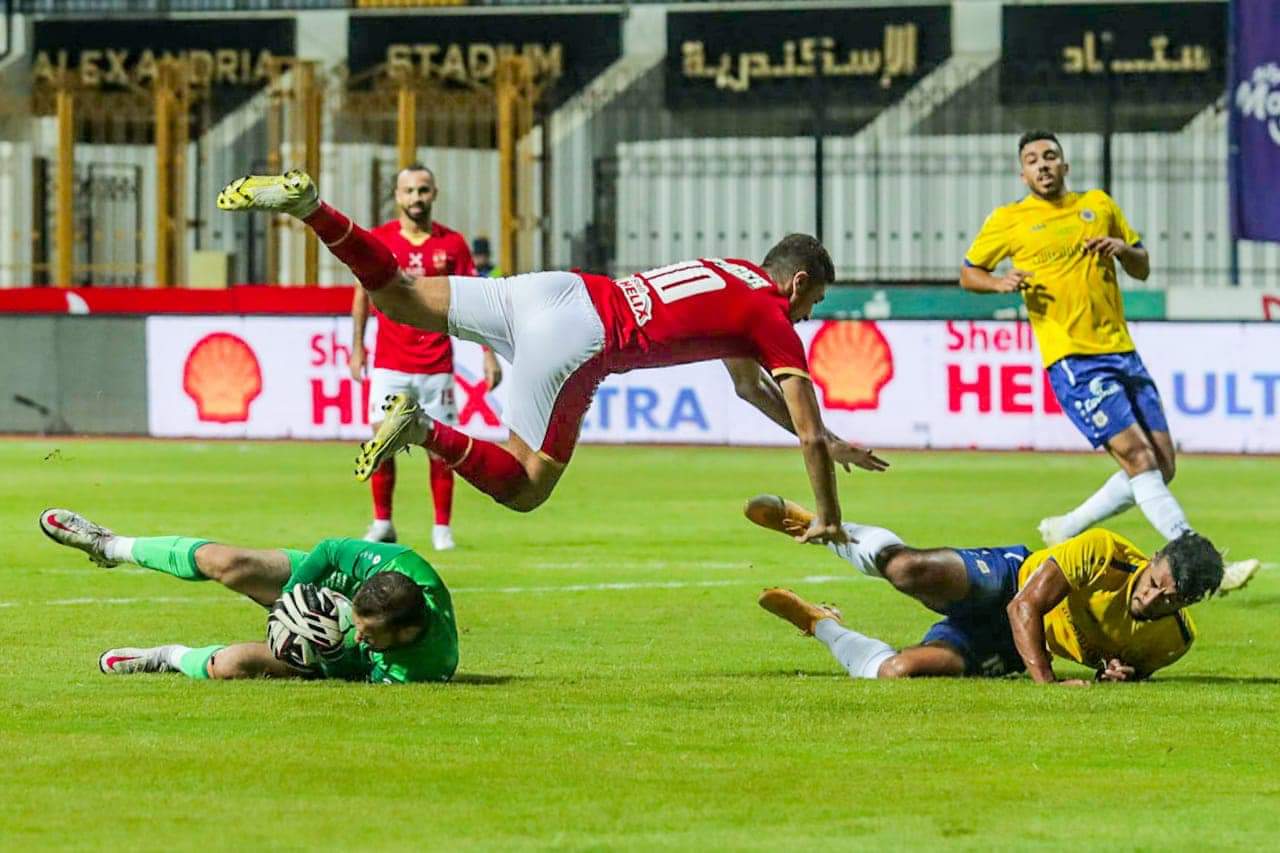 الأهلي ضد الإسماعيلي 