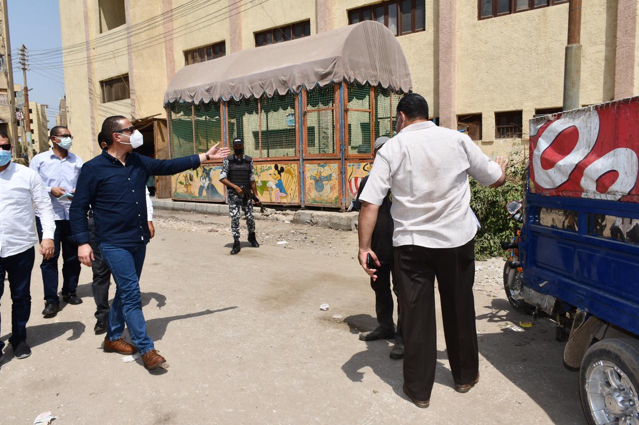 محافظ الفيوم يُفاجئ أحياء المدينة للتأكد من النظافة العامة