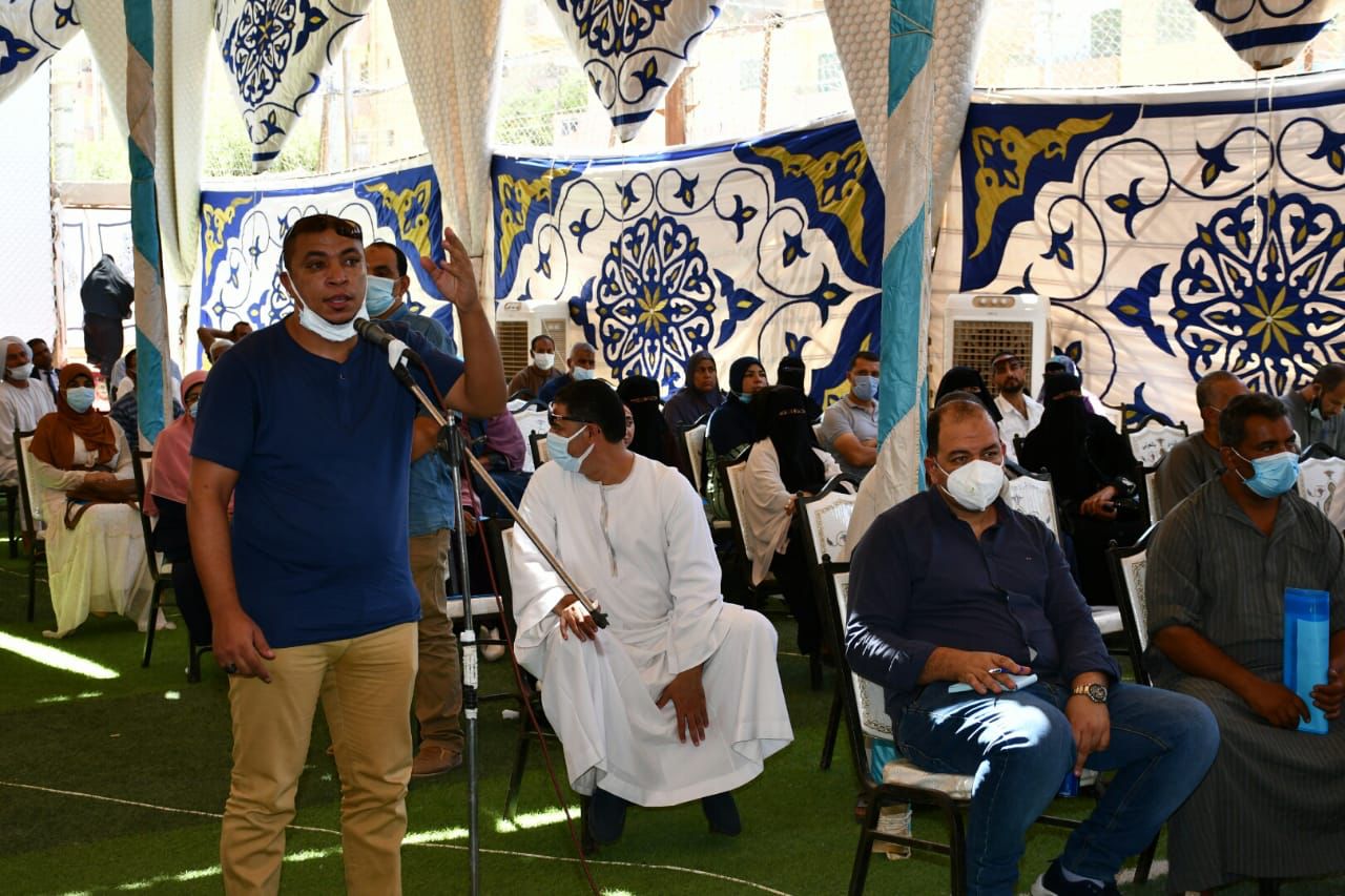 محافظ الفيوم يعقد جلسة الاستماع والتشاور المجتمعي لبرنامج توسعات مشروعات الصرف الصحي