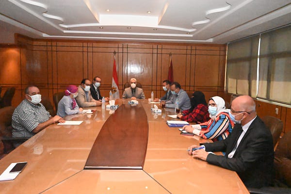 اجتماع تنسيقي بين الصحة وجامعة الفيوم
