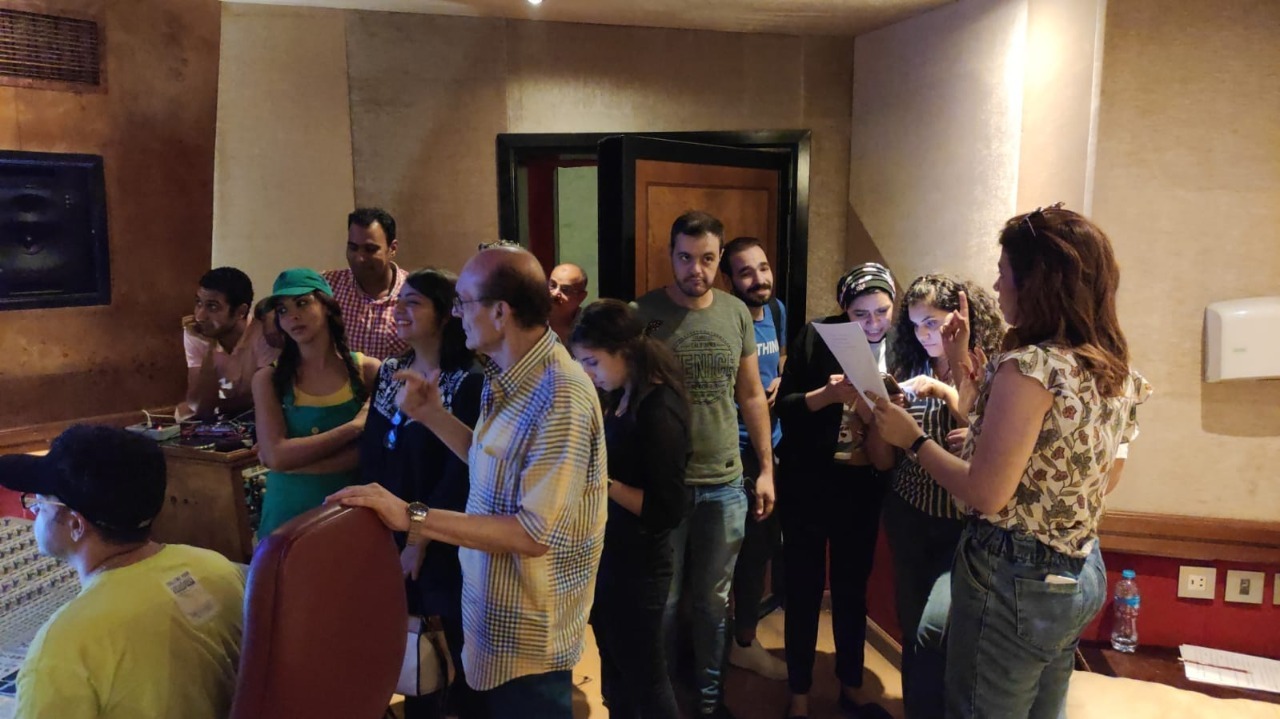 كواليس تسجيل محمد صبحي لأغنيات مسرحيته الجديدة (1)