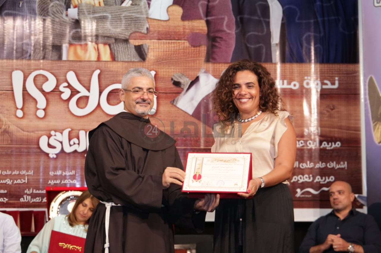 تكريم أبطال مسلسل ليه لأ بالكاثوليكي للسينما (3)