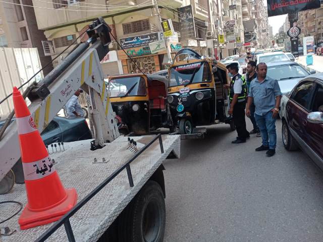 حملات تفتيشية لضبط مركبات التوك توك بالشرقية 2