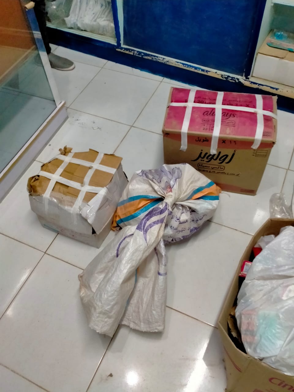 أدوية مخالفة ومجهولة المصدر في صيدلية بالشرقية 01