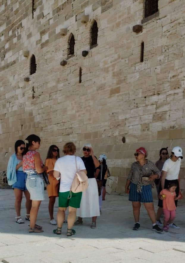 رواد السفينة السياحية  