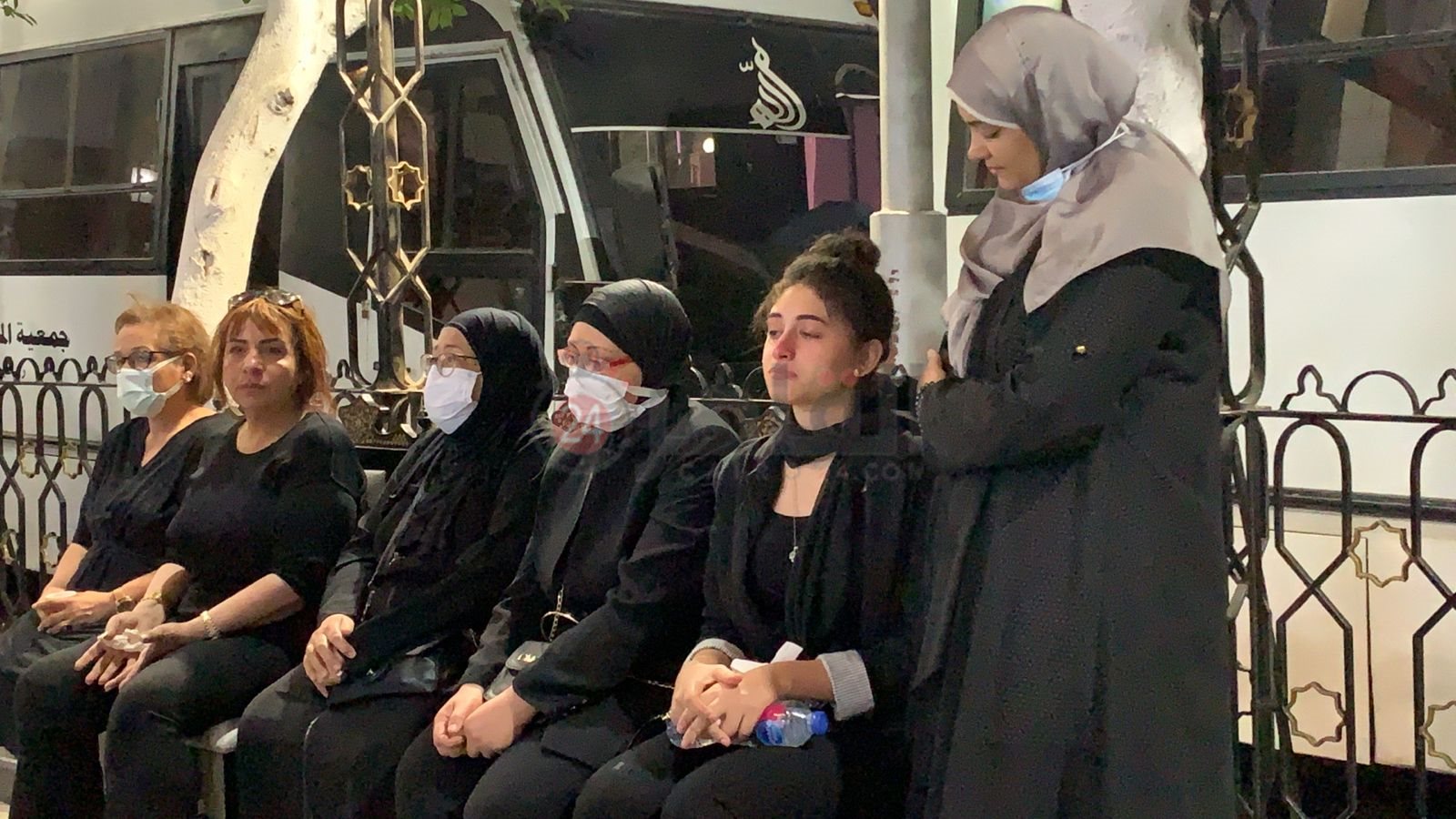 ابنه الراحل ماهر سليم من عزاء والدها (1)