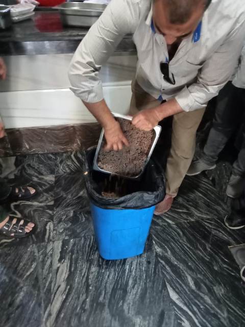 غلق مطعمين مخالفين بالشرقية 03