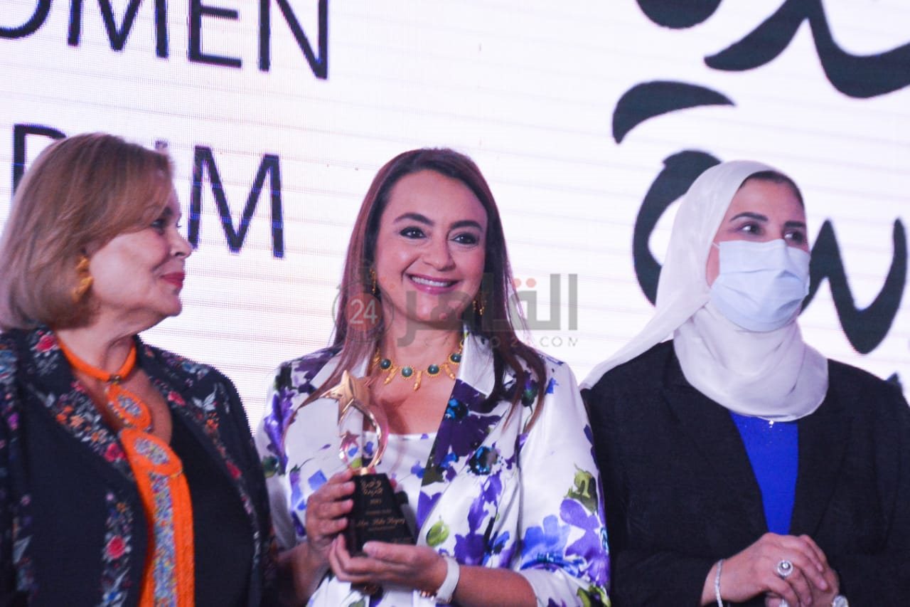 نجمات الفن في مبادرة واحدة جديدة (5)