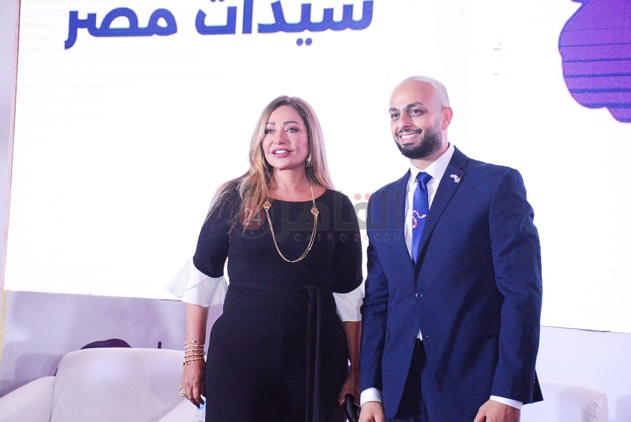 نجمات الفن في مبادرة واحدة جديدة (13)