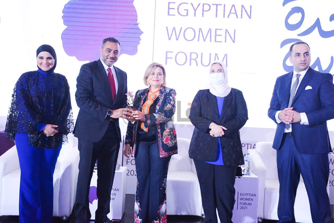 نجمات الفن في مبادرة واحدة جديدة (16)