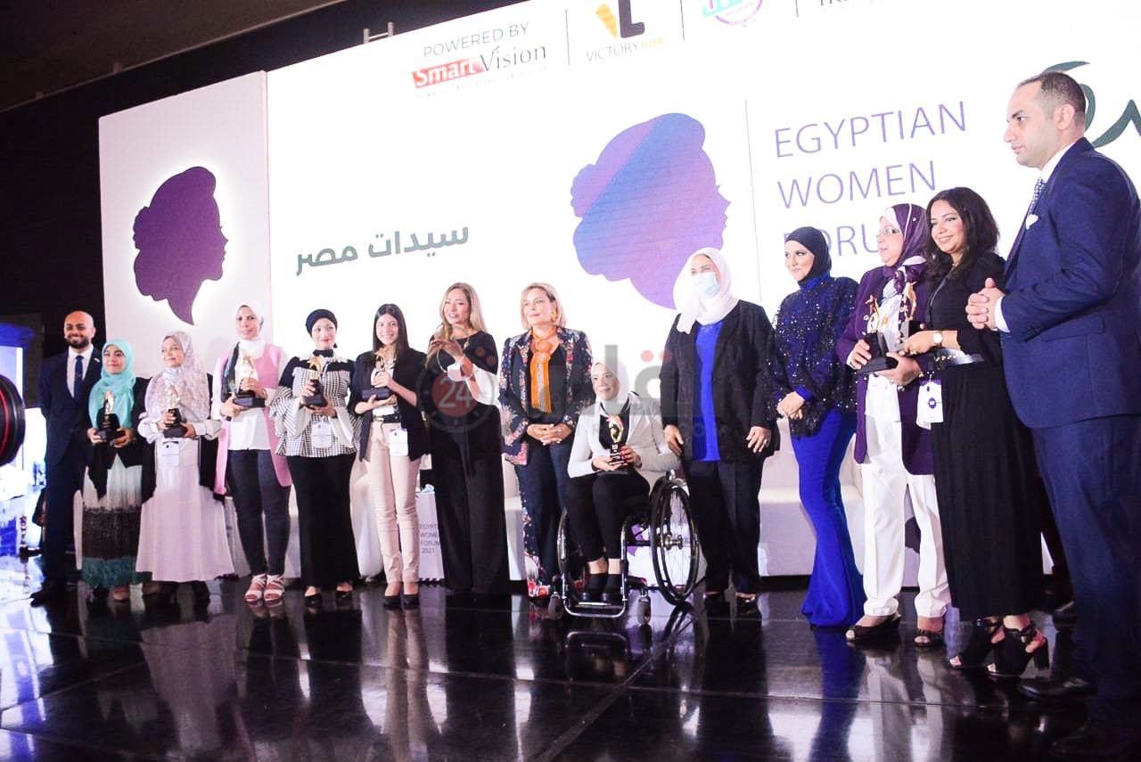 نجمات الفن في مبادرة واحدة جديدة (17)