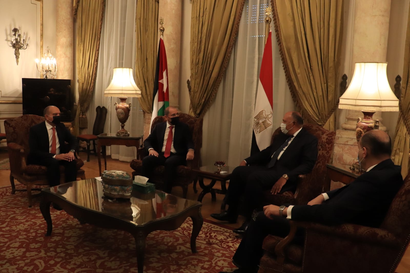 87535461-2355-4784-bef9-1957781c9a4b