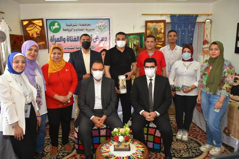 معرض الفنون التشكيلية في احتفالات العيد القومي بالشرقية 