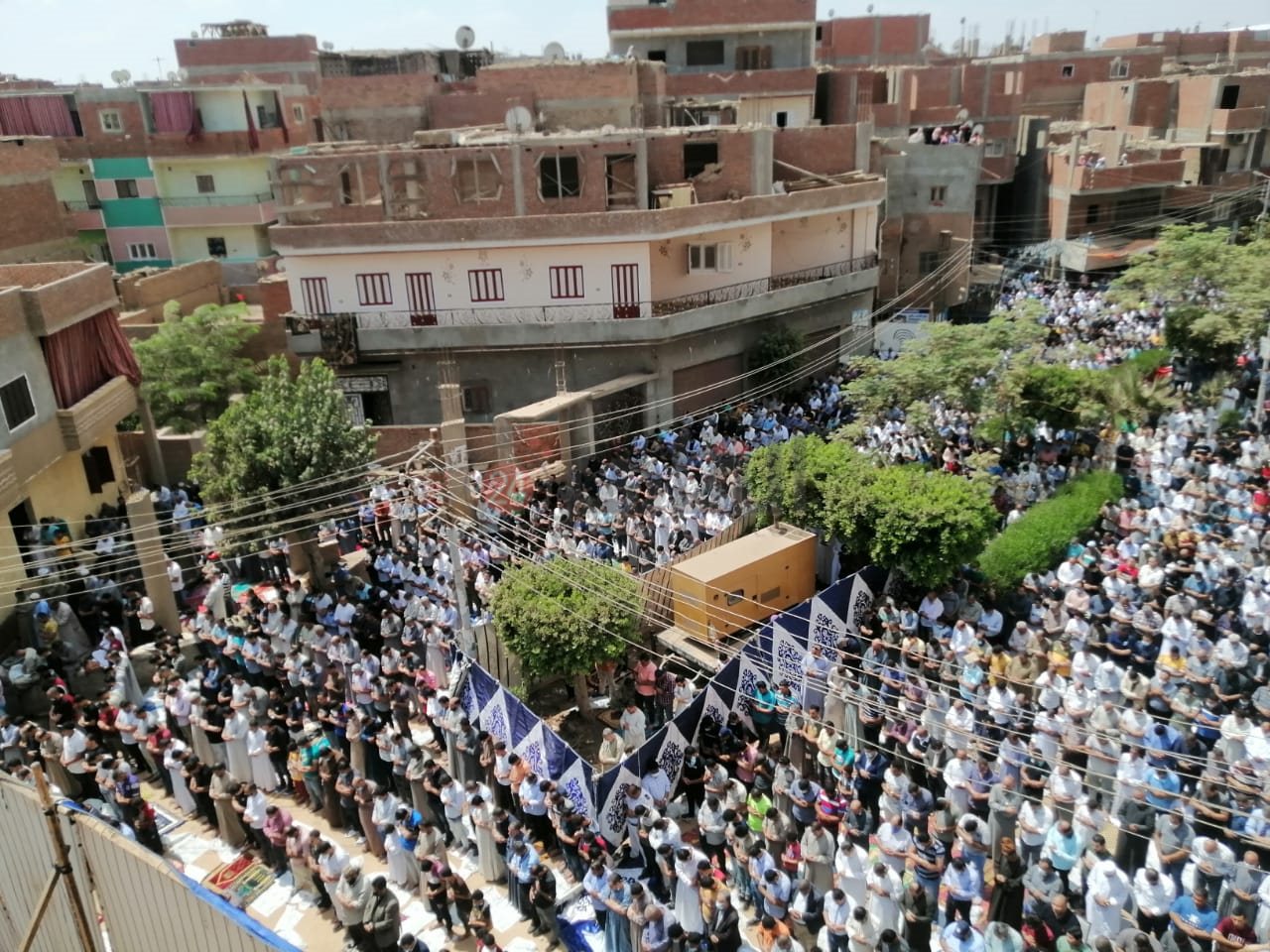 تشييع جثمان الراحل محمود العربي