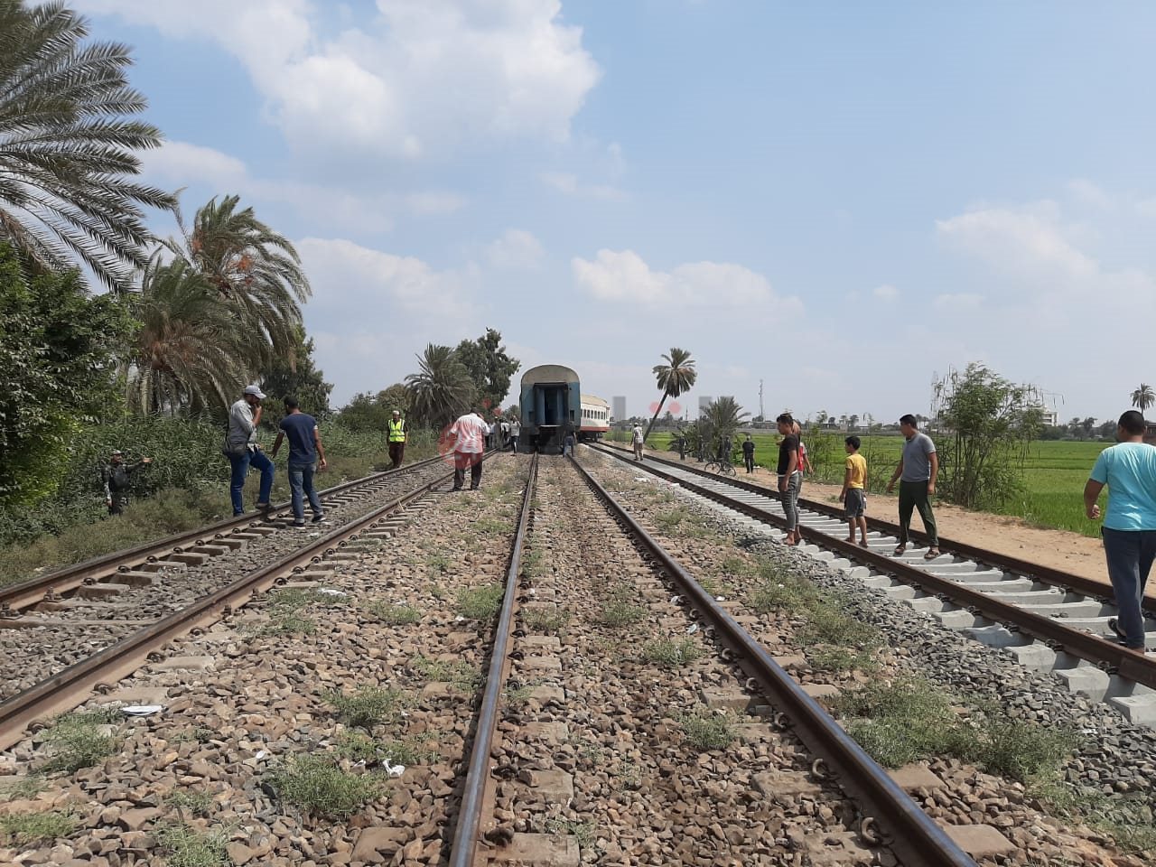 خروج عربات قطار عن القضبان بالزقازيق 1