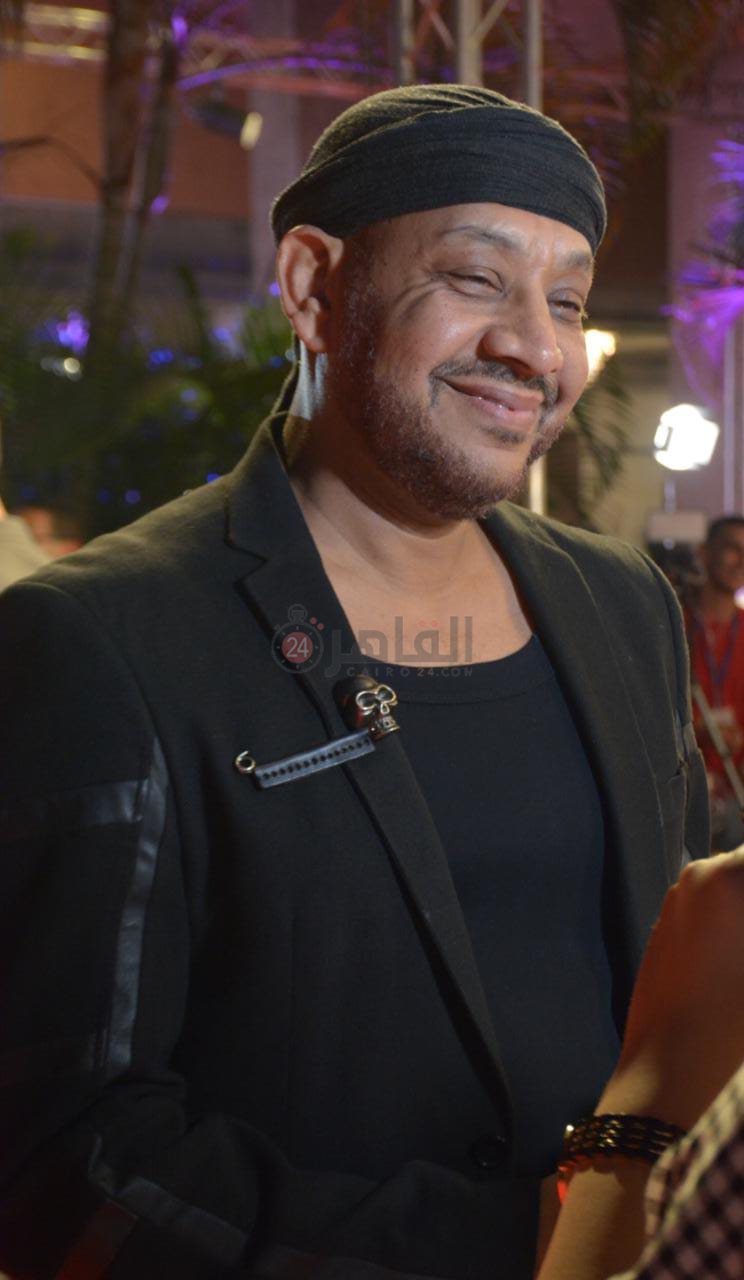 توافد النجوم على الريد كاربت في حفل دير جيست (6)