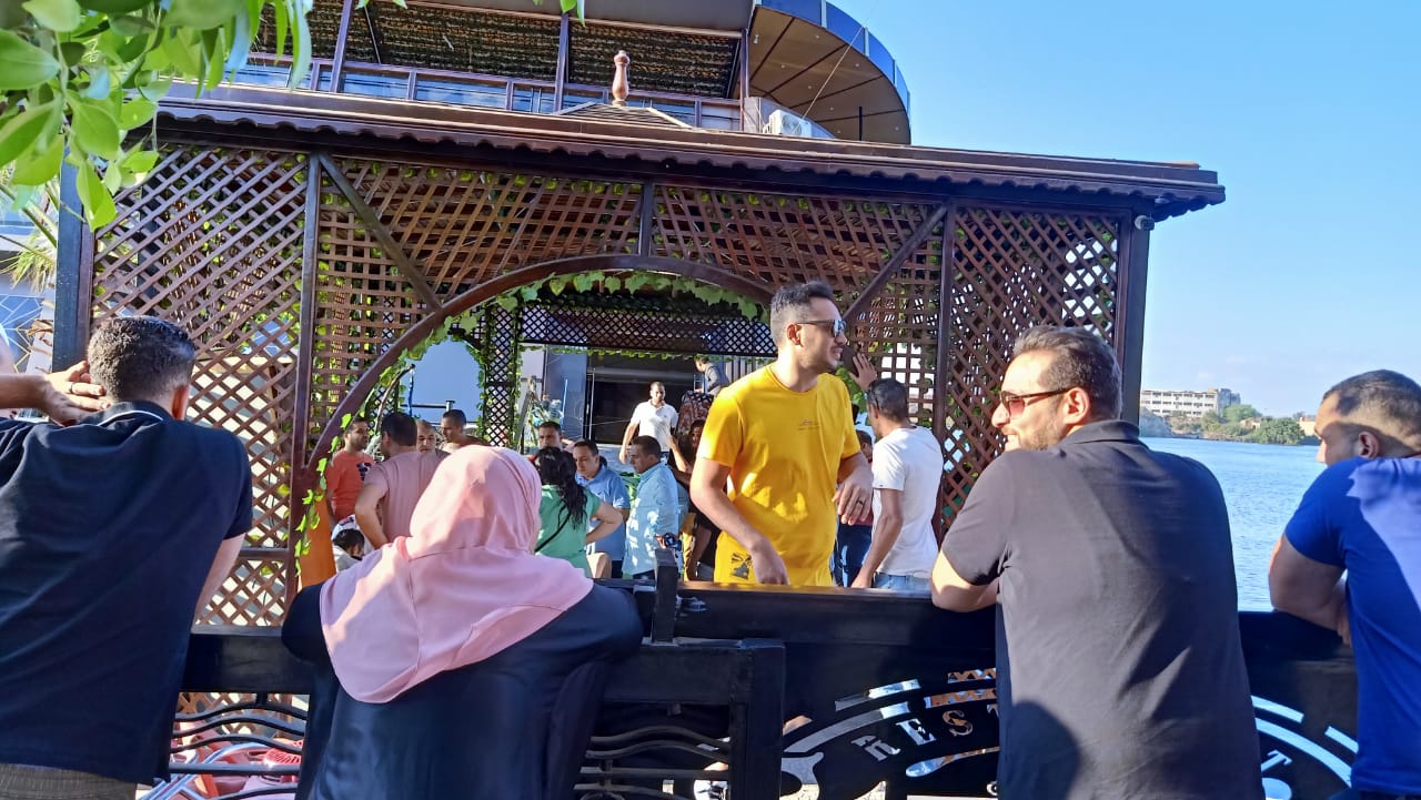 غرق مطعم عائم بالمنصورة