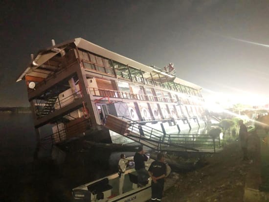 غرق مطعم عائم بالمنصورة