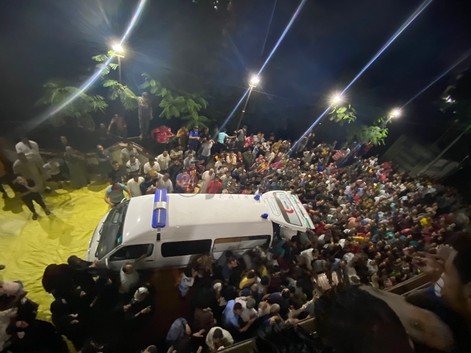 جانب من تشييع جثمان الشاب