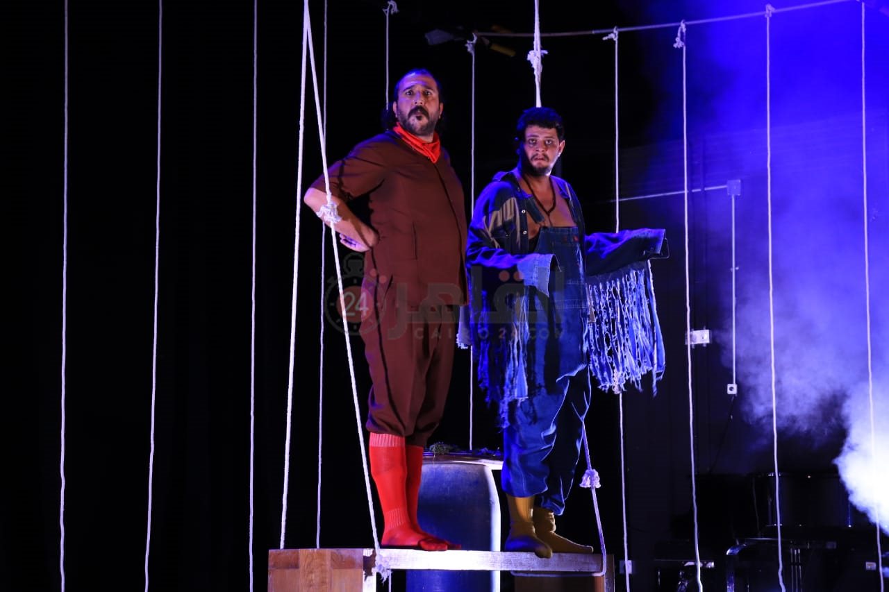 مسرحية طيور محبوسة (13)