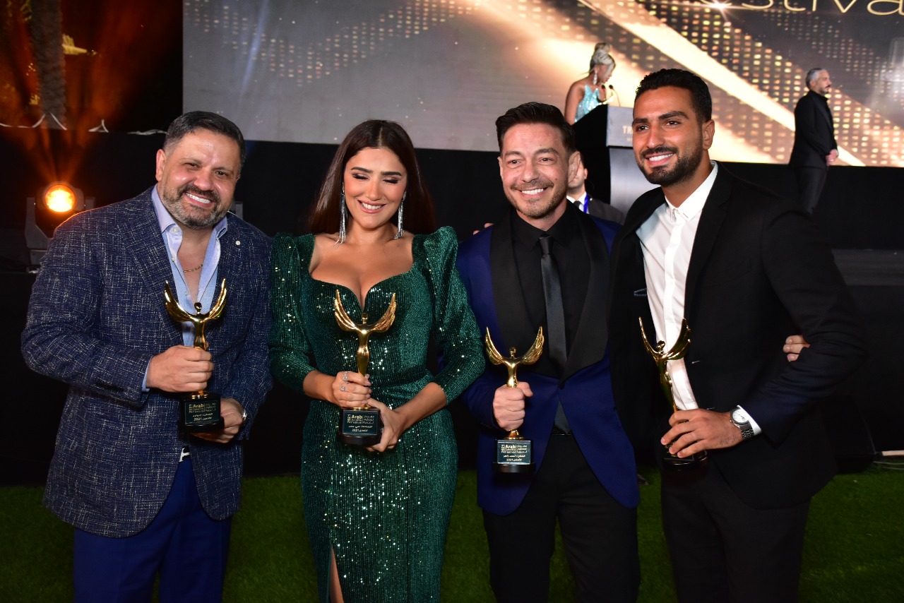 محمد الشرنوبي ومي عمر و إدوارد 