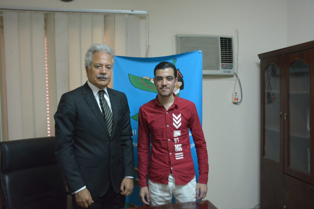 الحقوقي عصام شيخة مع محرر القاهرة 24