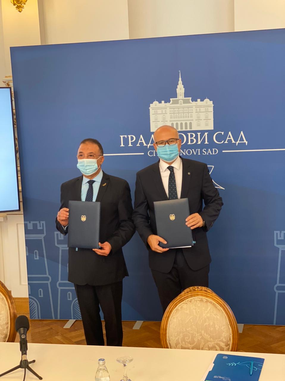 محافظ الإسكندرية يوقع اتفاقية تعاون مع عمدة نوفي ساد 