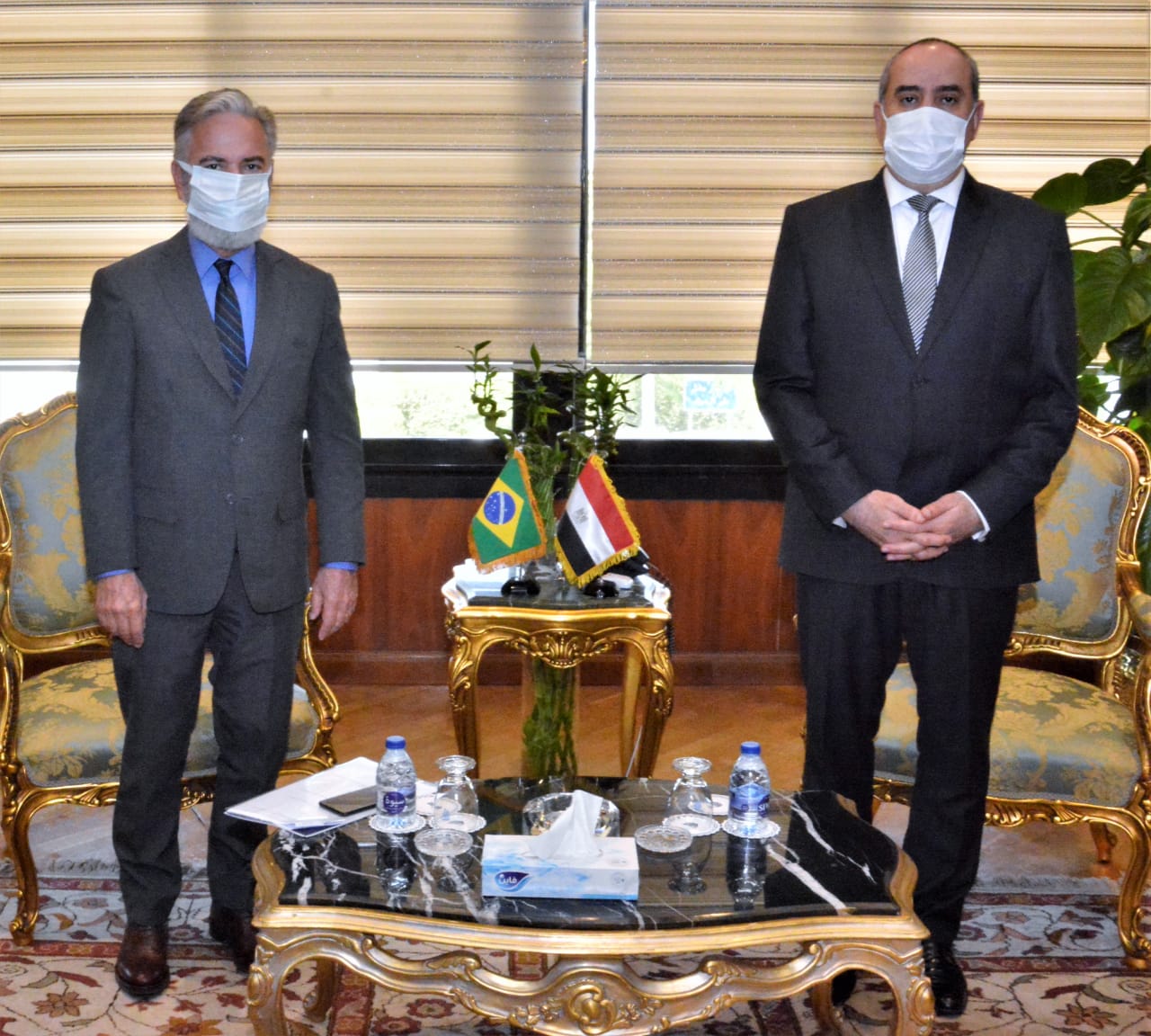 السفير ووزير الطيران