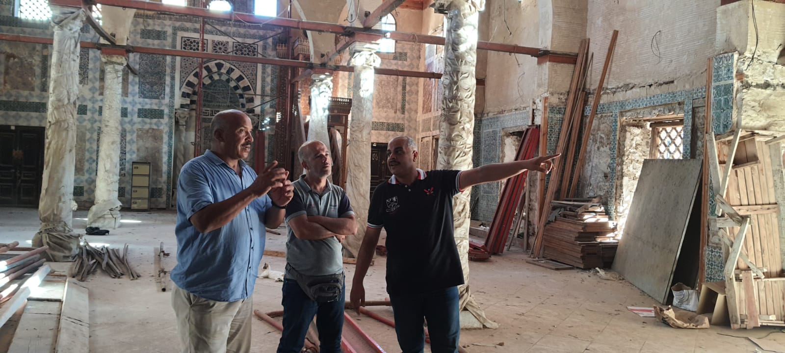 وفد من الآثار يزور قلعة قايتباي (2)