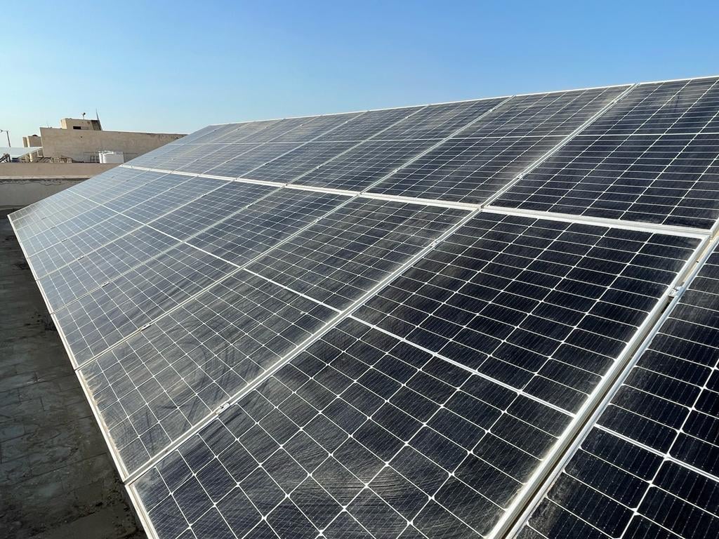 خلايا الطاقة الشمسية بكلية الهندسة جامعة الزقازيق 01