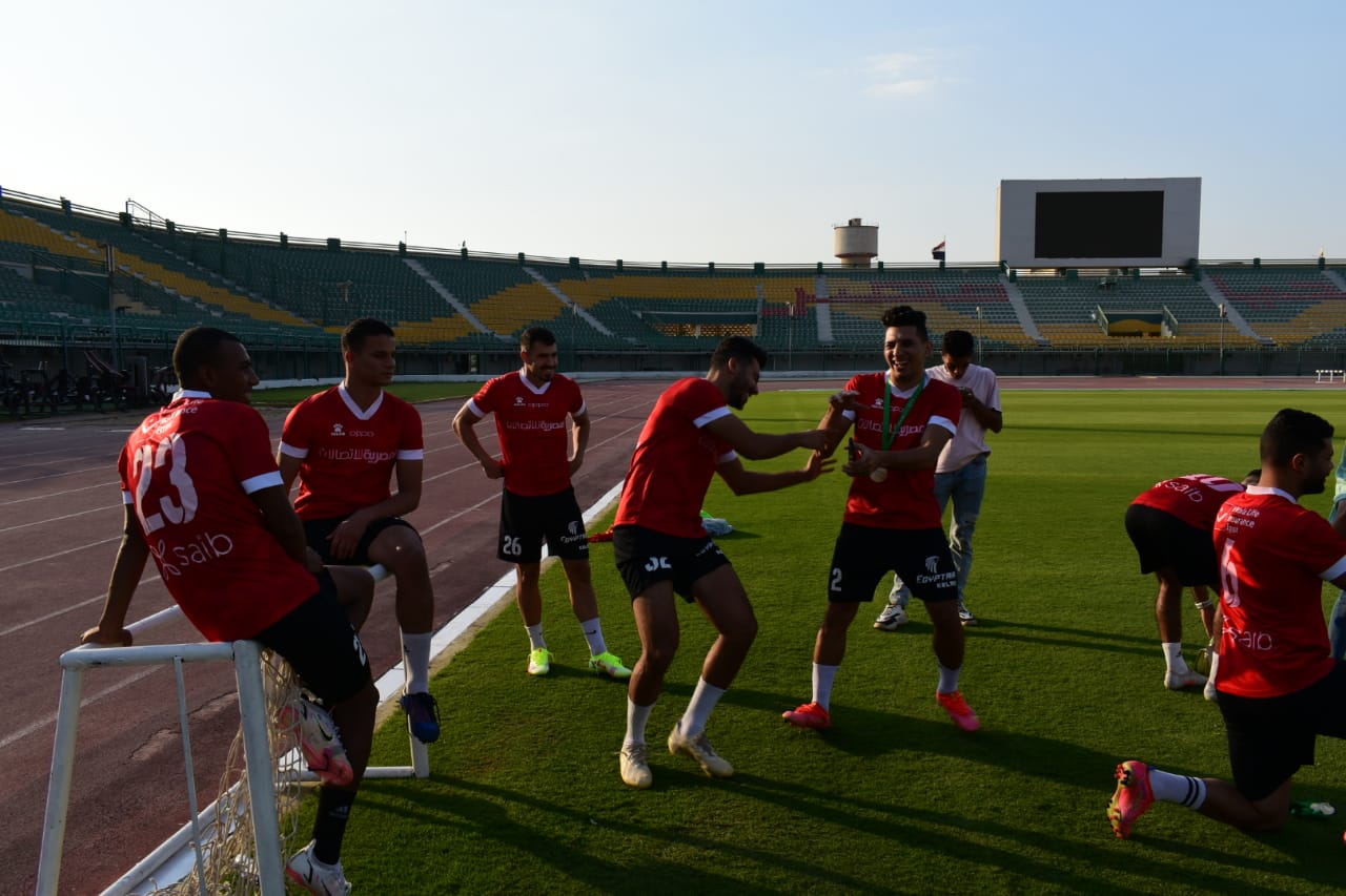 جلسة تصوير طلائع الجيش بعد الفوز بكأس السوبر