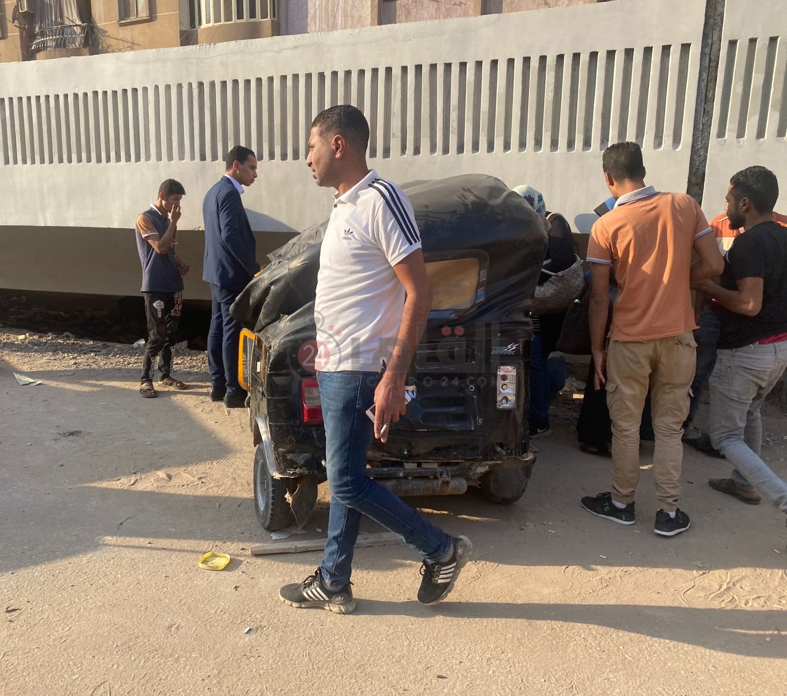 تحطم توك توك بالطريق الدائري