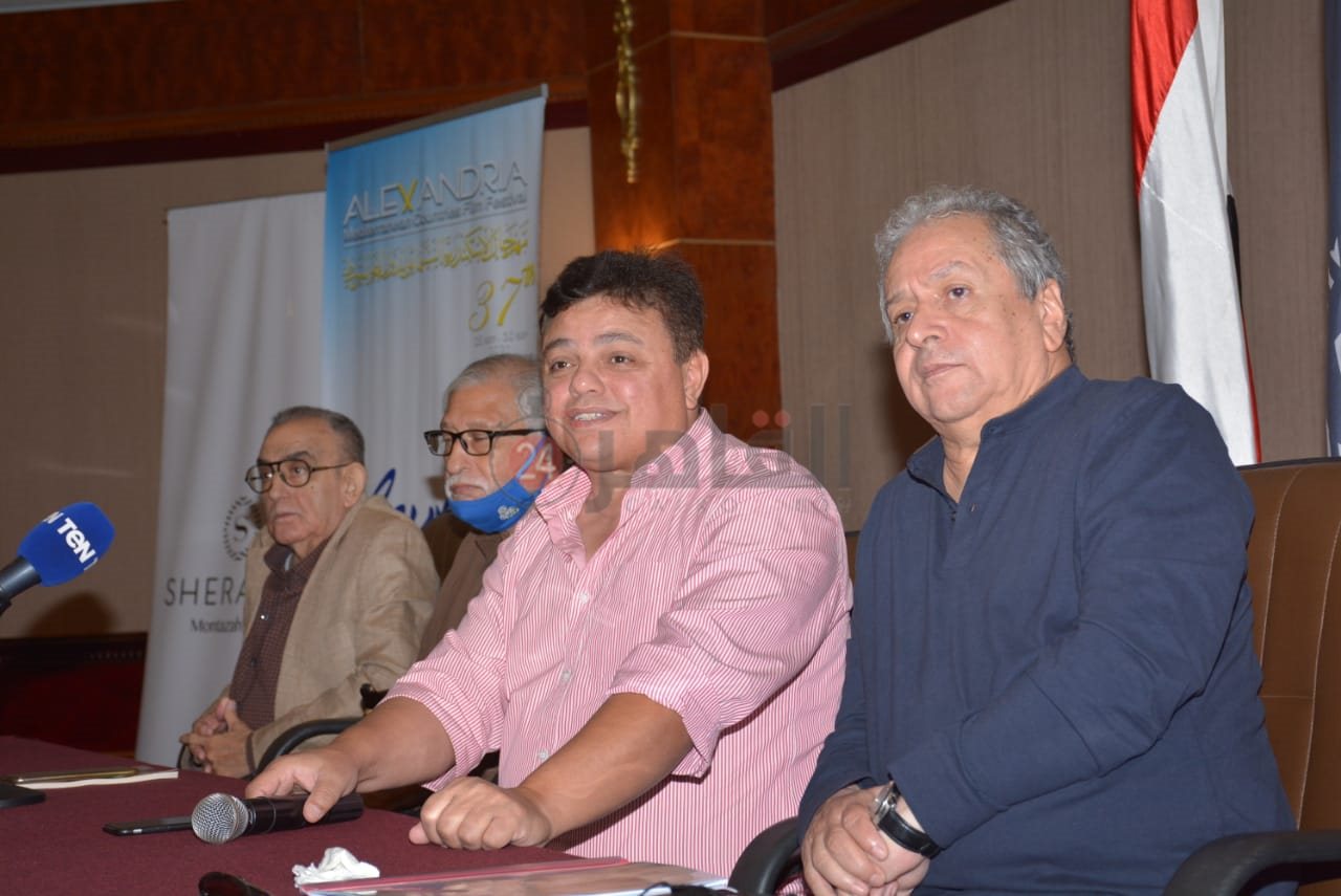 المخرج عمر عبد العزيز.