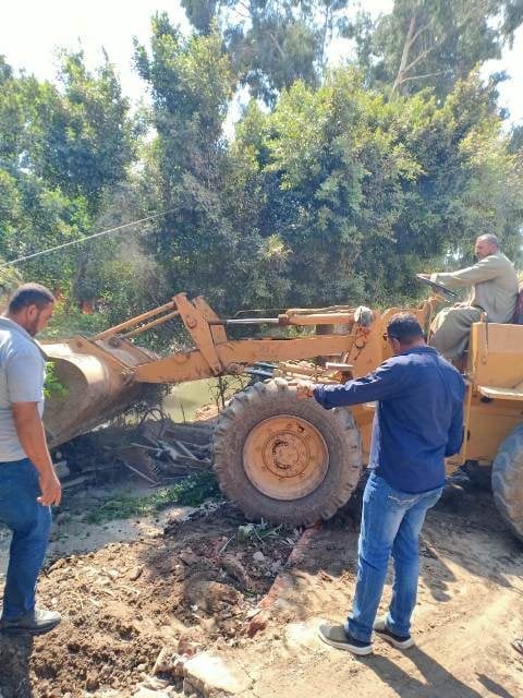 إزالة التعديات على الأراضي بالشرقية 03