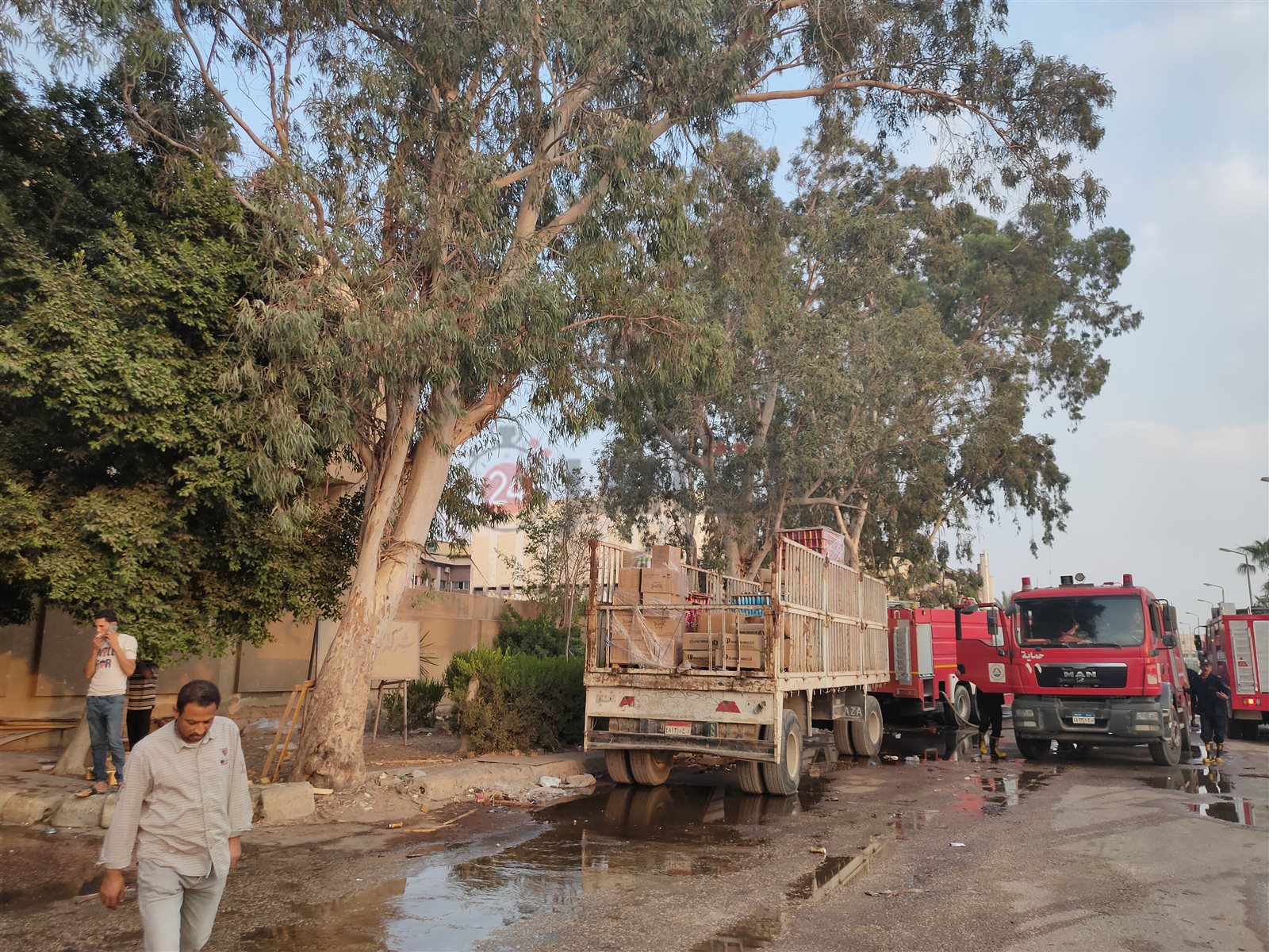 السيطرة على حريق مصنع بالعاشر من رمضان 01