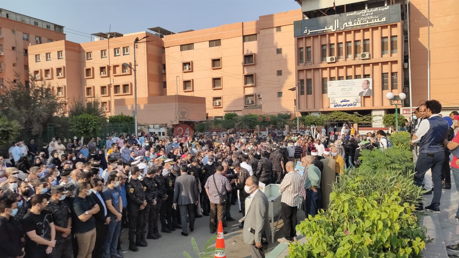 جنازة عسكرية وشعبية لشهداء حادث الإسماعيلية 8