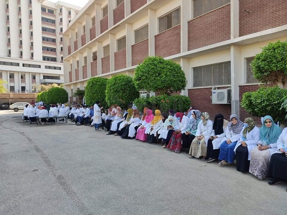 جانب من الوقفات الاحتجاجية