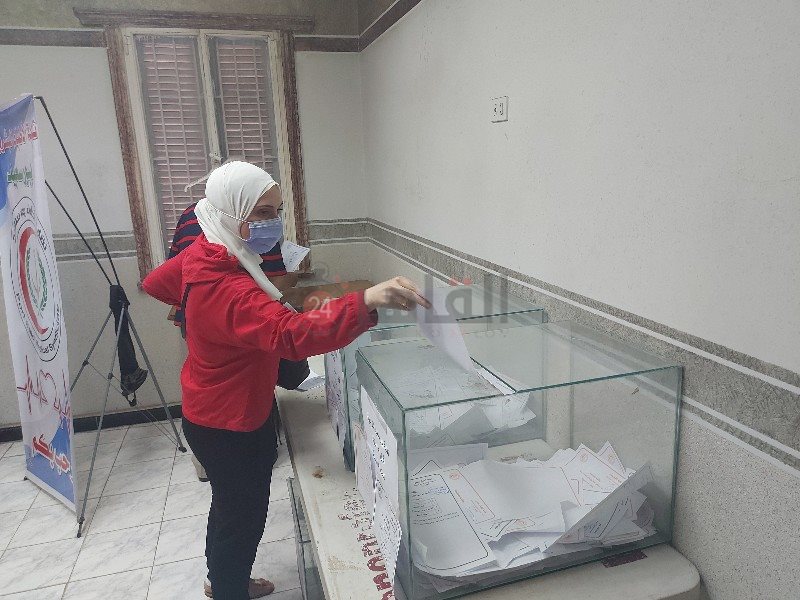 اطباء بورسعيد يشاركون في انتخابات التجديد النصفي 