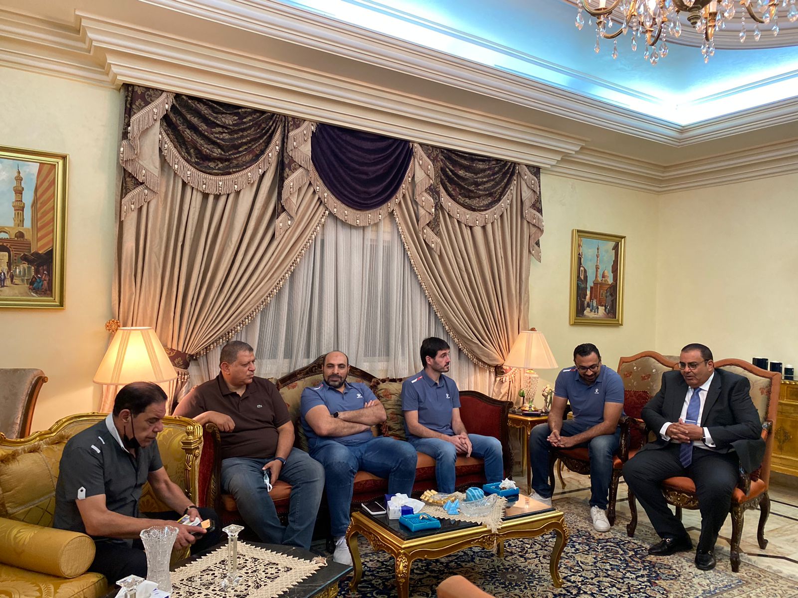 قنصل مصر بالسعودية يقيم مأدبة عشاء لبعثة يد الزمالك