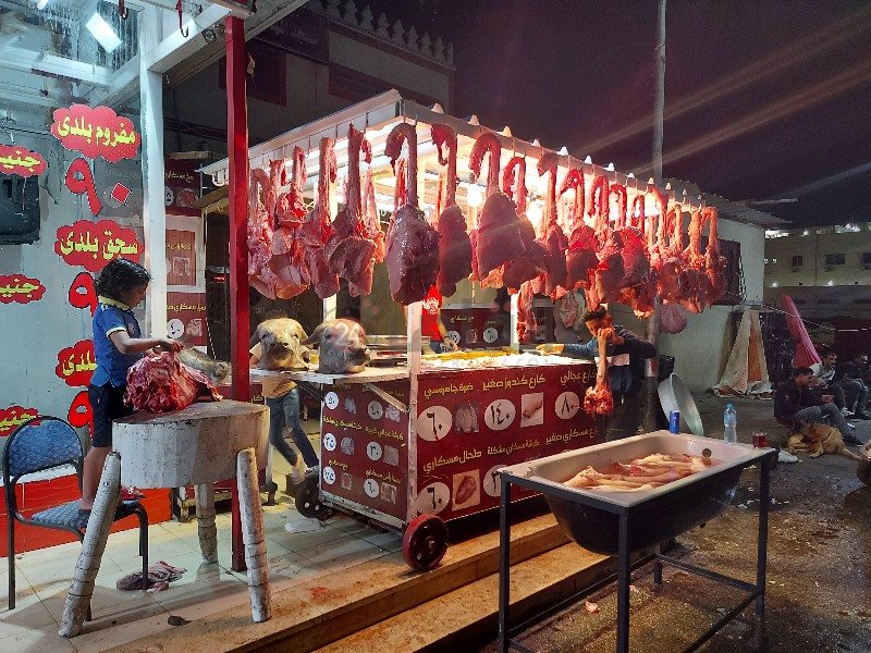 الفرش الذي يعمل عليه الجزار الصغير