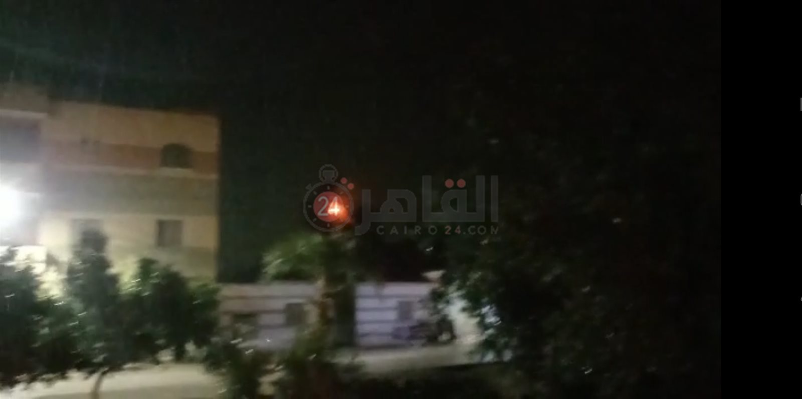 احتراق نخلة بيوسف الصديق نتيجة البرق