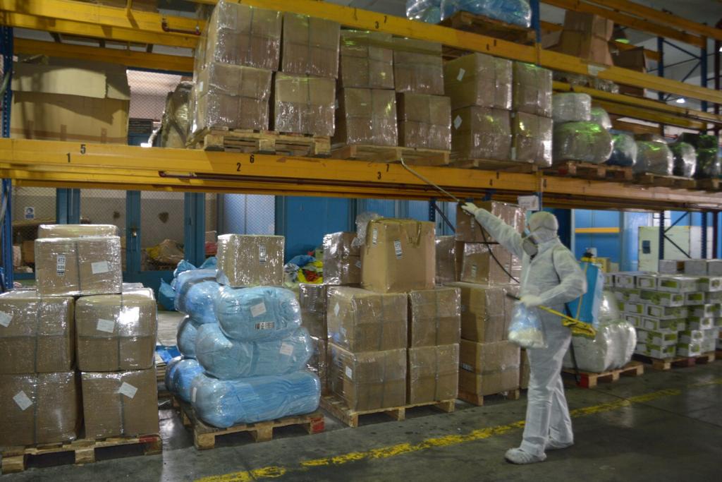 تعقيم الطائرات والمطارات المصرية