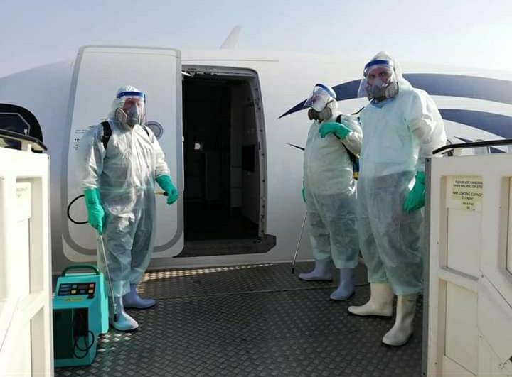 تعقيم الطائرات والمطارات المصرية