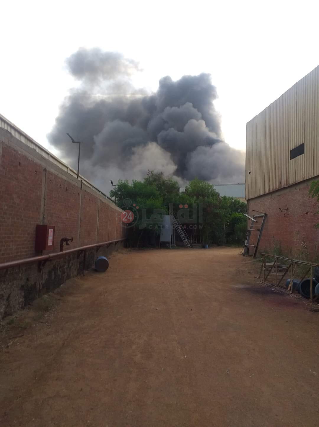حريق مصنع بالعاشر من رمضان 04