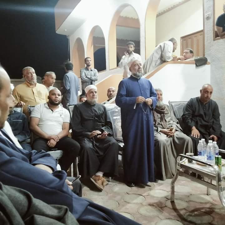 جلسة تمهيدية بين الأهالي بعد مقتل مُسنة