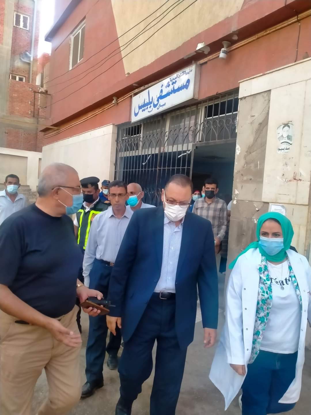 جولة المحافظ بمستشفى بلبيس المركزي 02