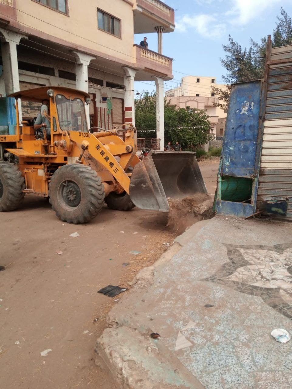 إزالة تعديات على الأراضي بالشرقية 03