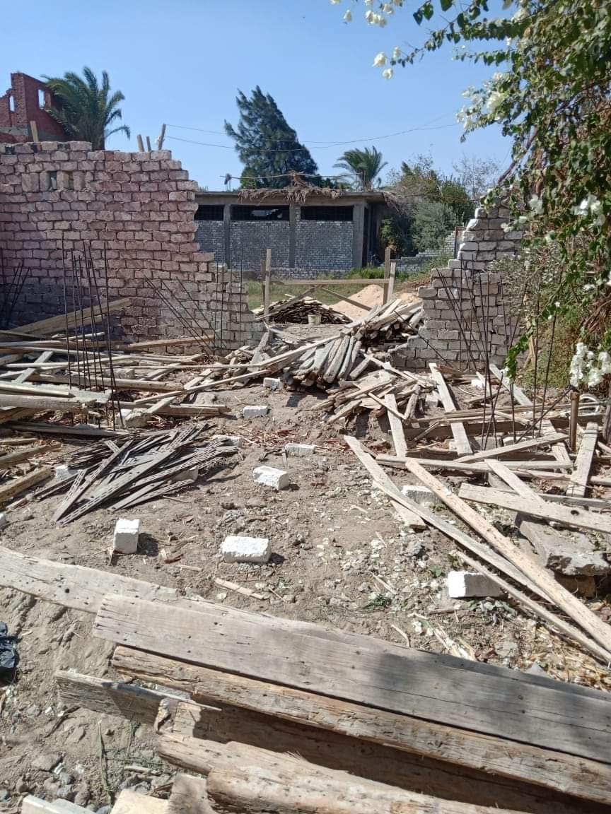 إزالة منزل مُخالف بـ «البلوك الأبيض» في الفيوم