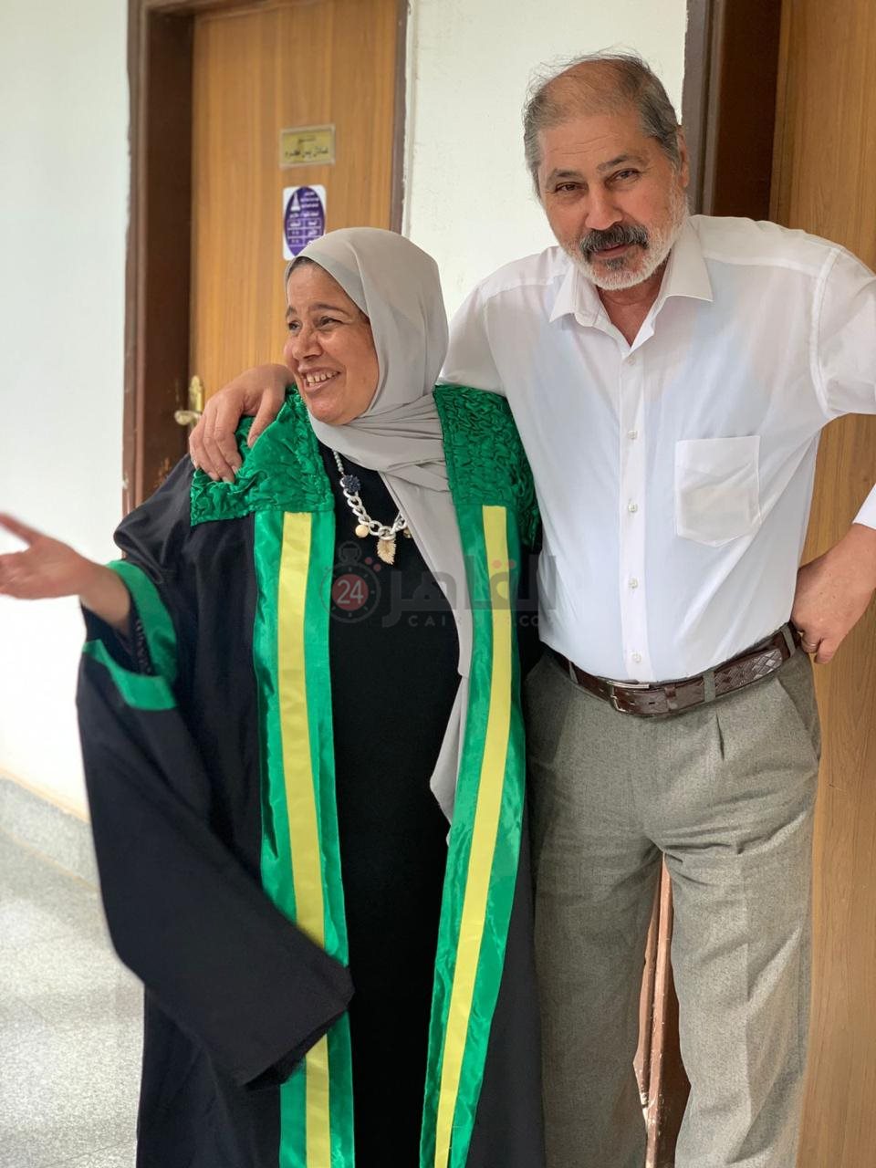 الدكتورة نجوى مع زوجها